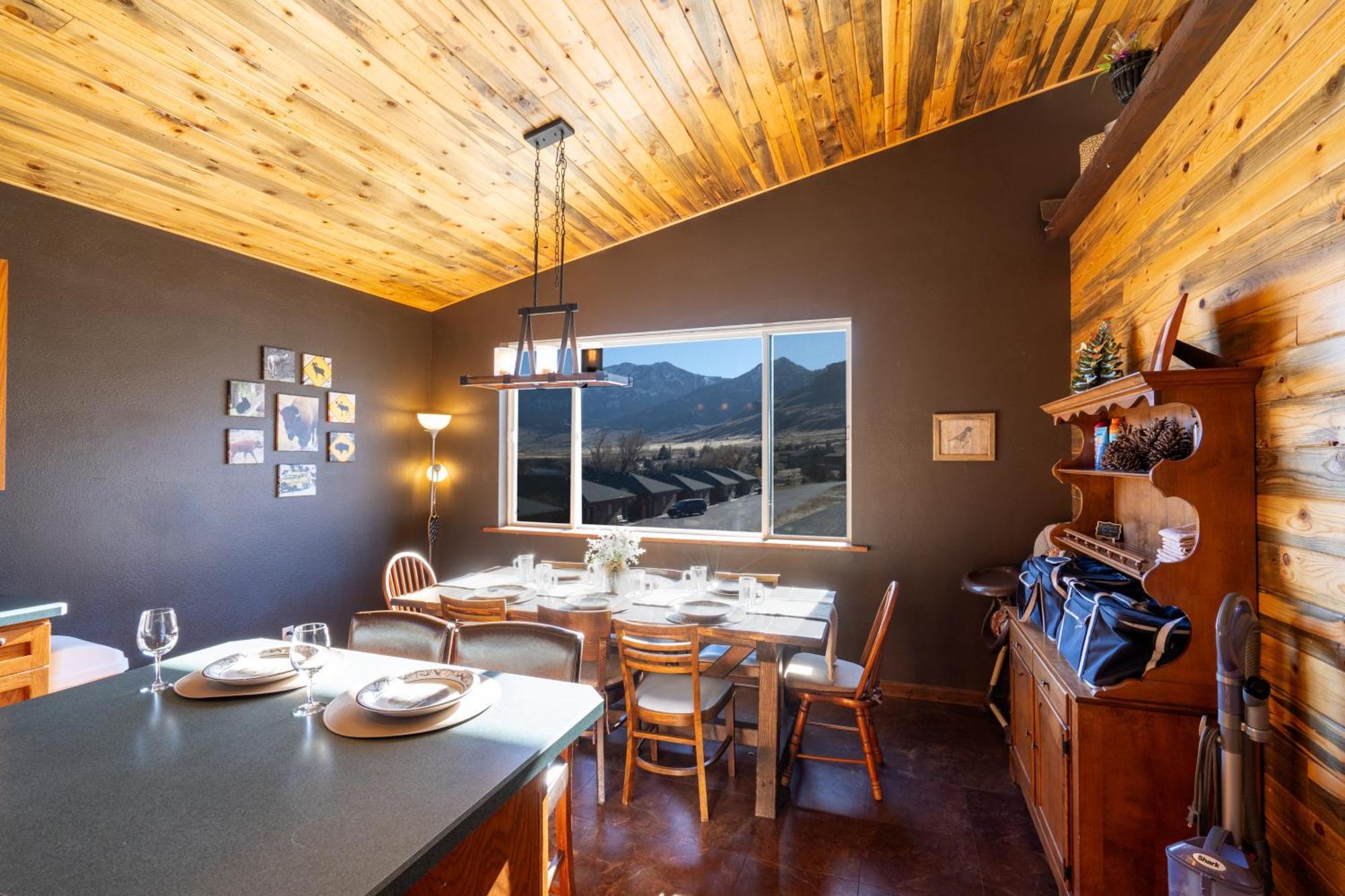 Bison Lodge - Lg Home - 2 Bedrooms - Less Than 5 Miles To Yellowstone North Entrance, Sleeps Up To 8 Gardiner Exterior photo