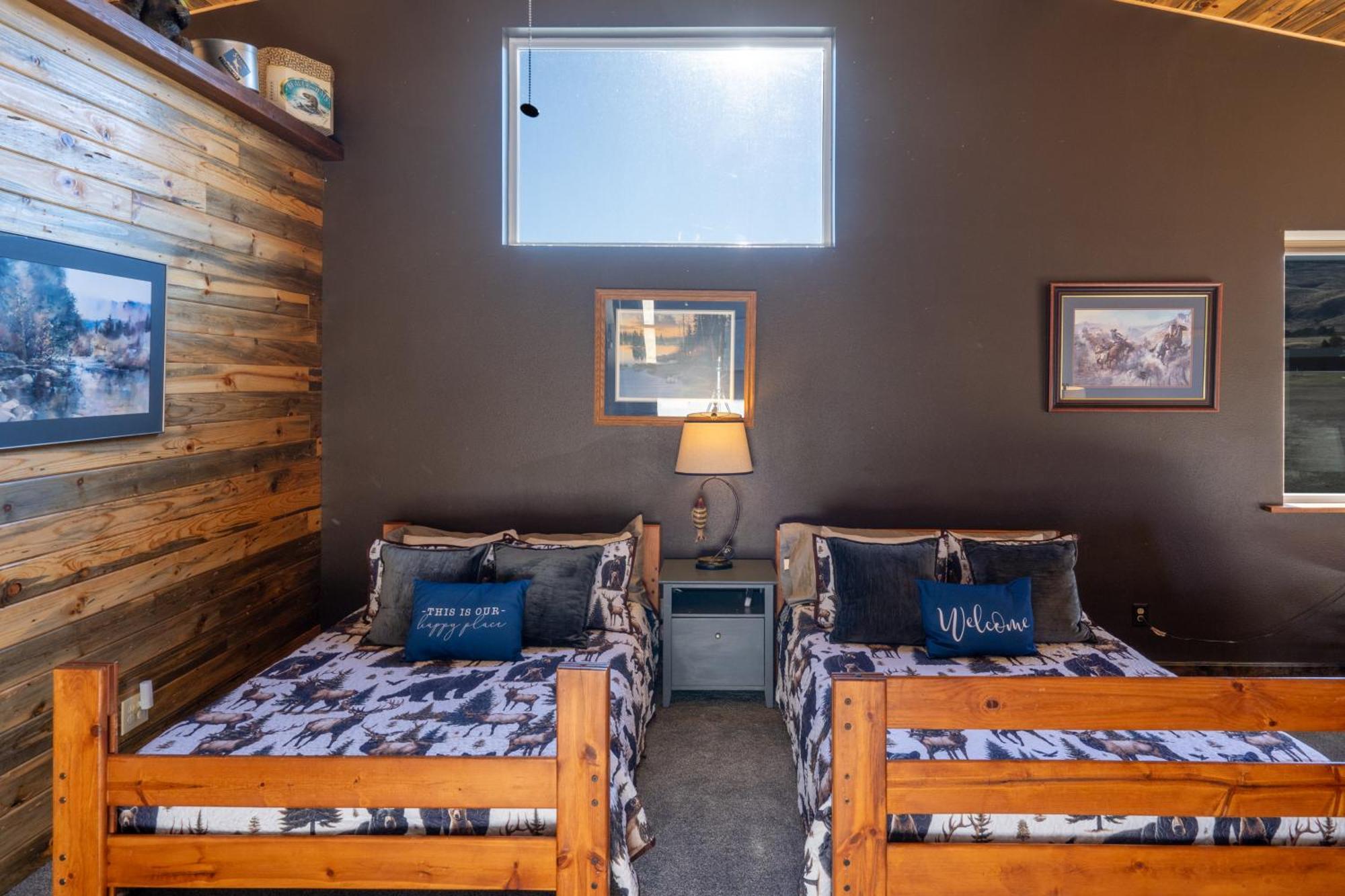 Bison Lodge - Lg Home - 2 Bedrooms - Less Than 5 Miles To Yellowstone North Entrance, Sleeps Up To 8 Gardiner Exterior photo