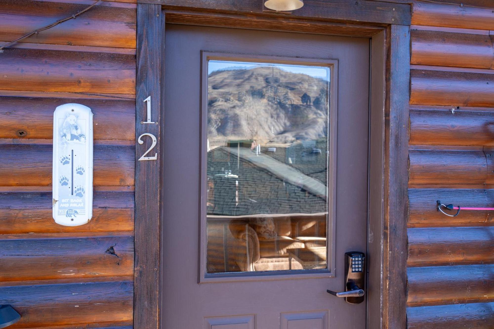 Bison Lodge - Lg Home - 2 Bedrooms - Less Than 5 Miles To Yellowstone North Entrance, Sleeps Up To 8 Gardiner Exterior photo